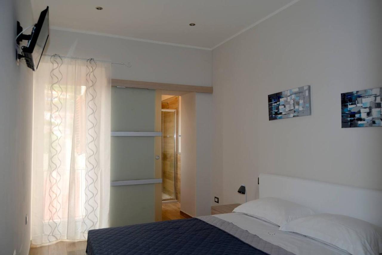 Le Scalette Bed & Breakfast La Maddalena  Exterior photo